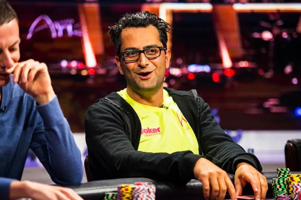 Antonio Esfandiari