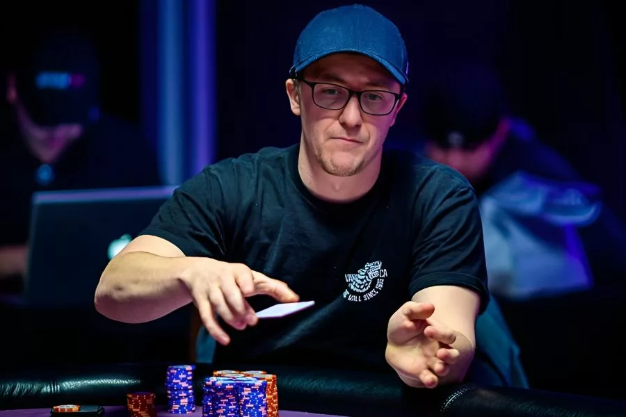 Kahle Burns Poker Go ONLINE 2020 Event 10 Winner