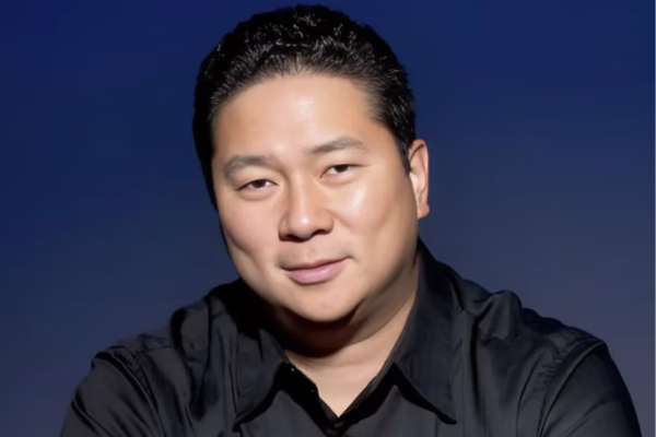 Bernard Lee